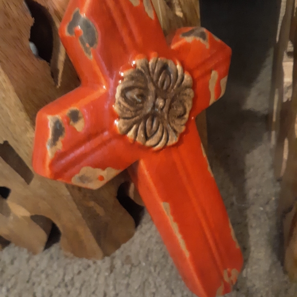ARTISAN CERAMIC RED DISTRESSED WALL CROSS NEW! - Picture 2 of 6